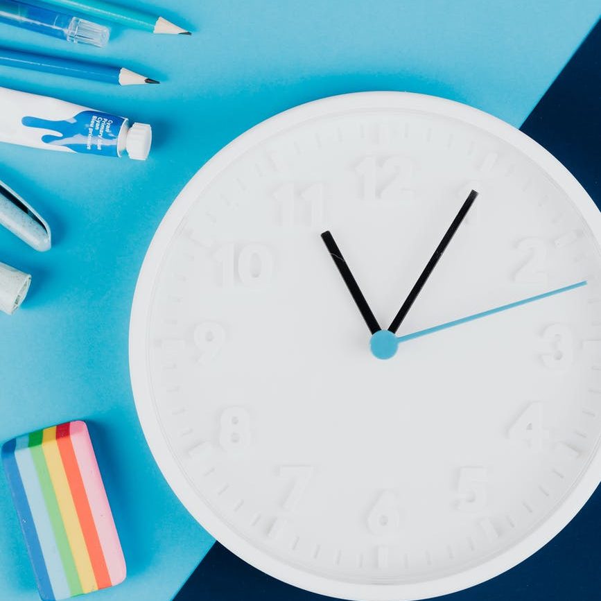 horloge pour les horaires du cabinet pour soulager la surcharge mentale